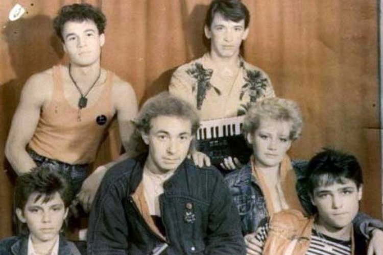  Сергей Ленюк (слева вверху) в составе «Ласкового мая», 1988 г.