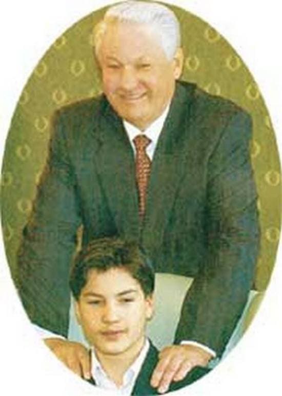 Борис Николаевич Ельцин с любимым внуком