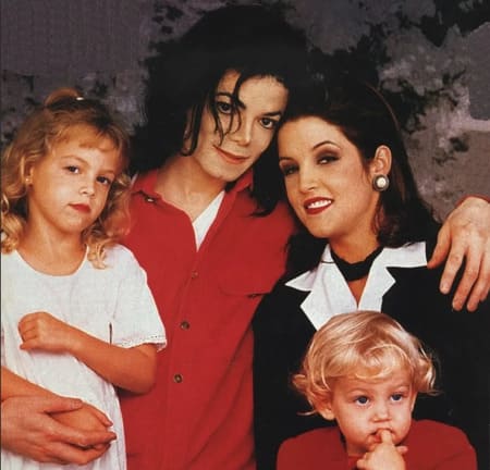 Майкл Джексон и Лиза Мария Пресли с детьми