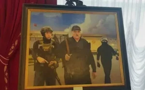 Лукашенко и младший сын на картине