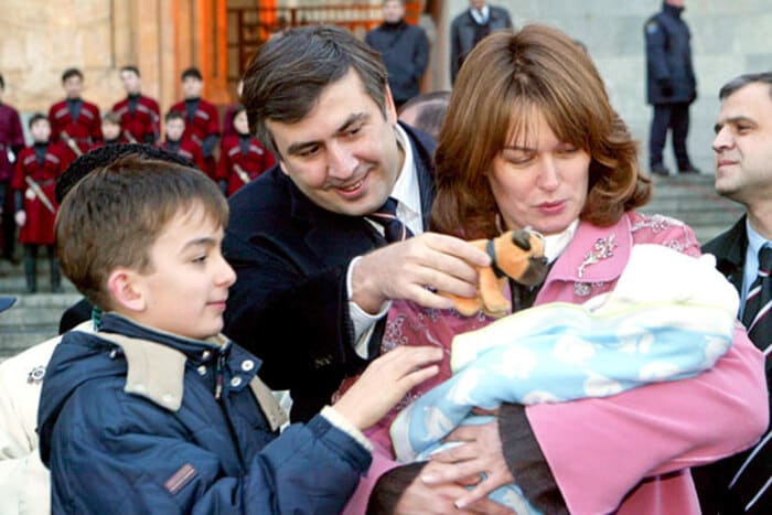 Михаил Саакашвили с женой и детьми