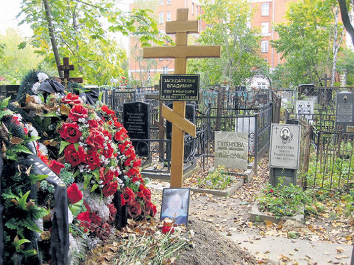 Могила Владимира Заседателева на Пятницком кладбище