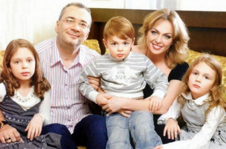 Константин Меладзе с первой женой и детьми
