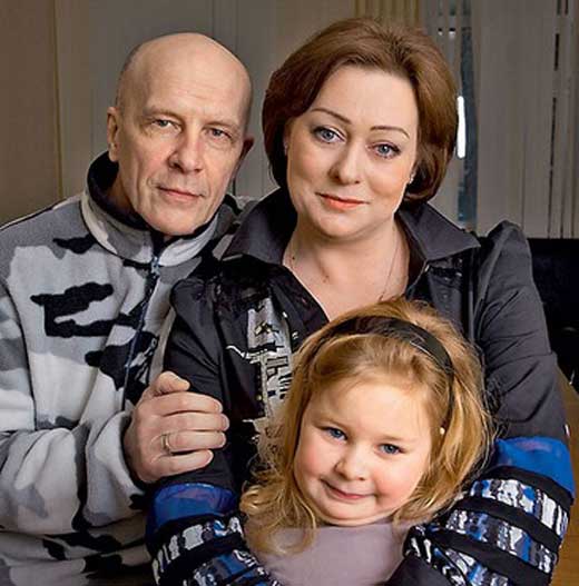 Мария Аронова с мужем и подросшей дочерью