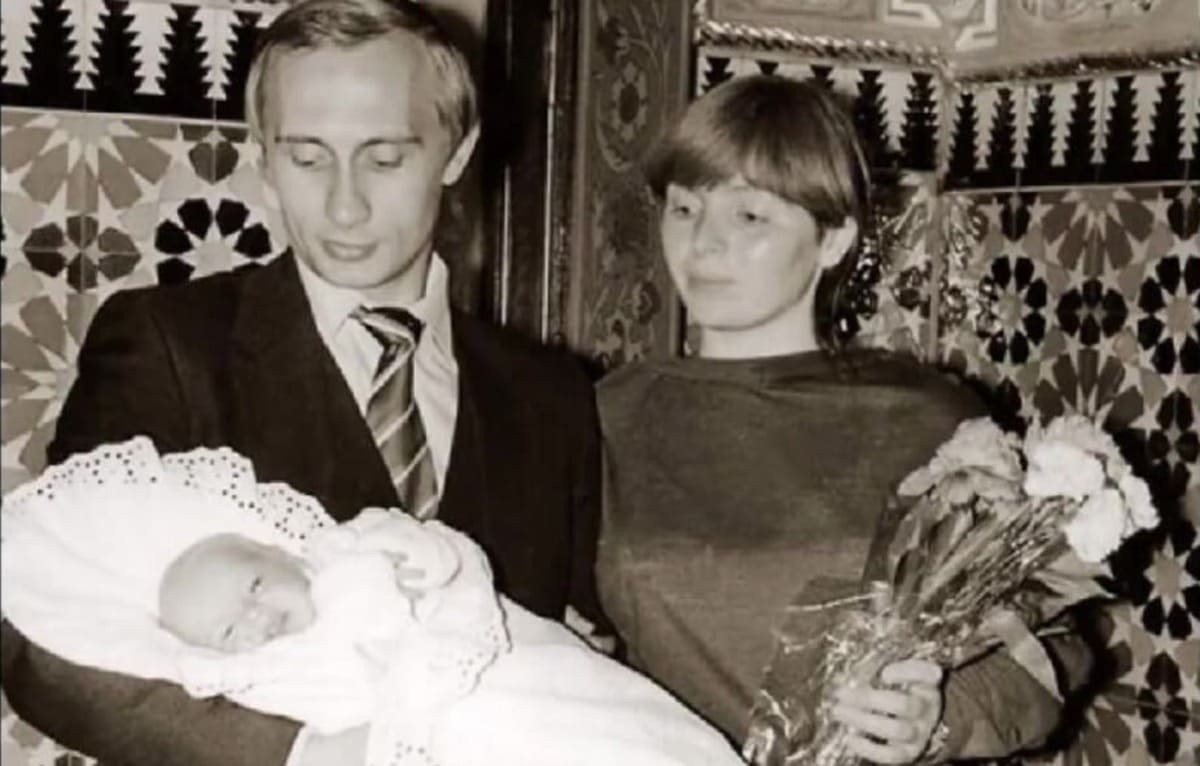 Владимир и Людмила Путины после рождения первой дочери Маши