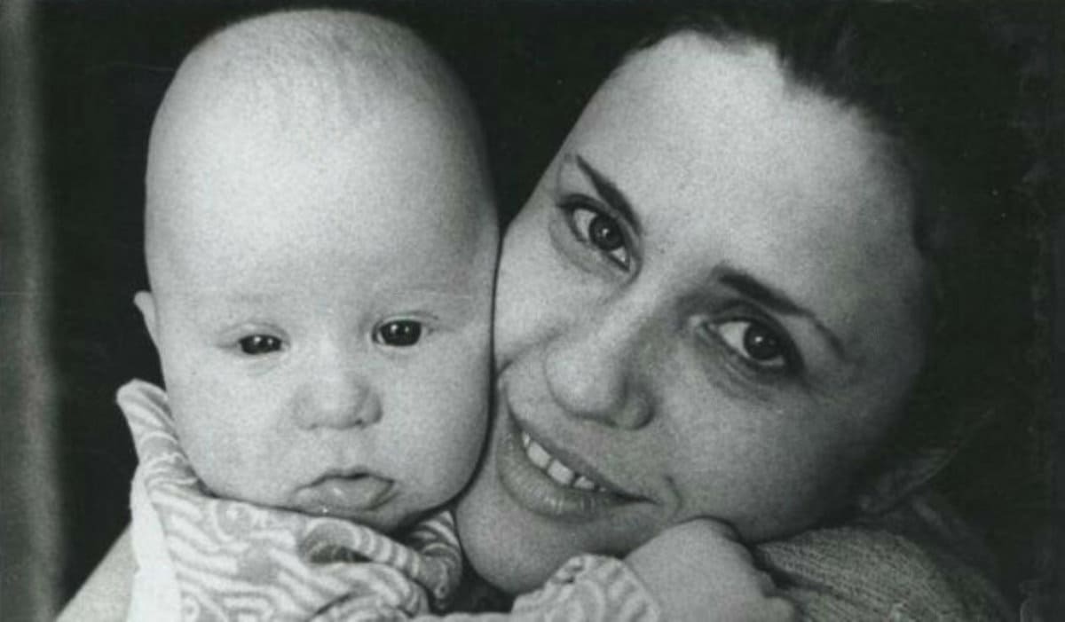 Валентина Толкунова с новорожденным сыном