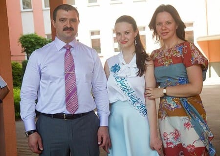 Виктор Лукашенко с женой и старшей дочерью