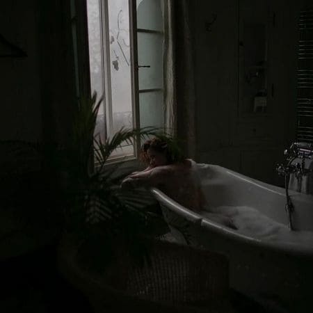 Екатерина Солоцинская обнаженная в ванне