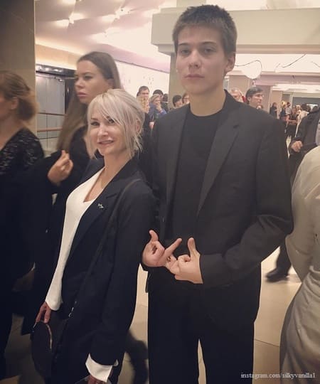 Сестра Юлии Высоцкой - Инна с племянником