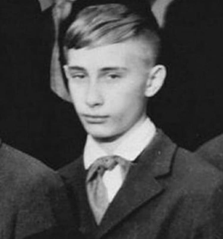Как выглядел Путин в юности