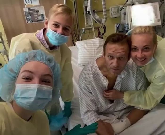 Алексей Навальный с семьей