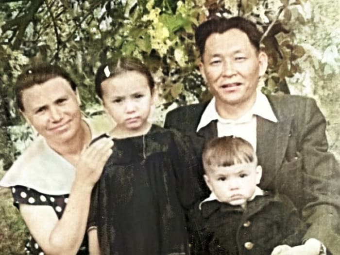 Родители Сергея Шойгу и сестра